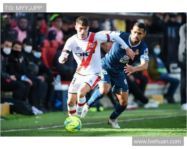 全球足球明星与球队实力排名全面解析与对比