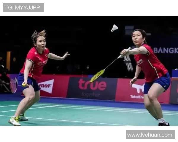 广州羽毛球队与重庆羽毛球队赛后复盘分析比赛节奏与战术对比