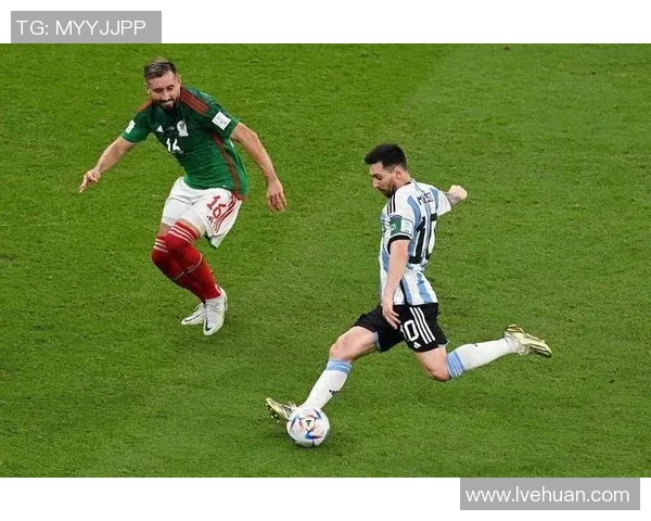 每小时足球精彩瞬间回顾与分析让你不错过每一场比赛的精彩时刻 每小时足球精彩瞬间回顾与分析让你不错过每一场比赛的精彩时刻